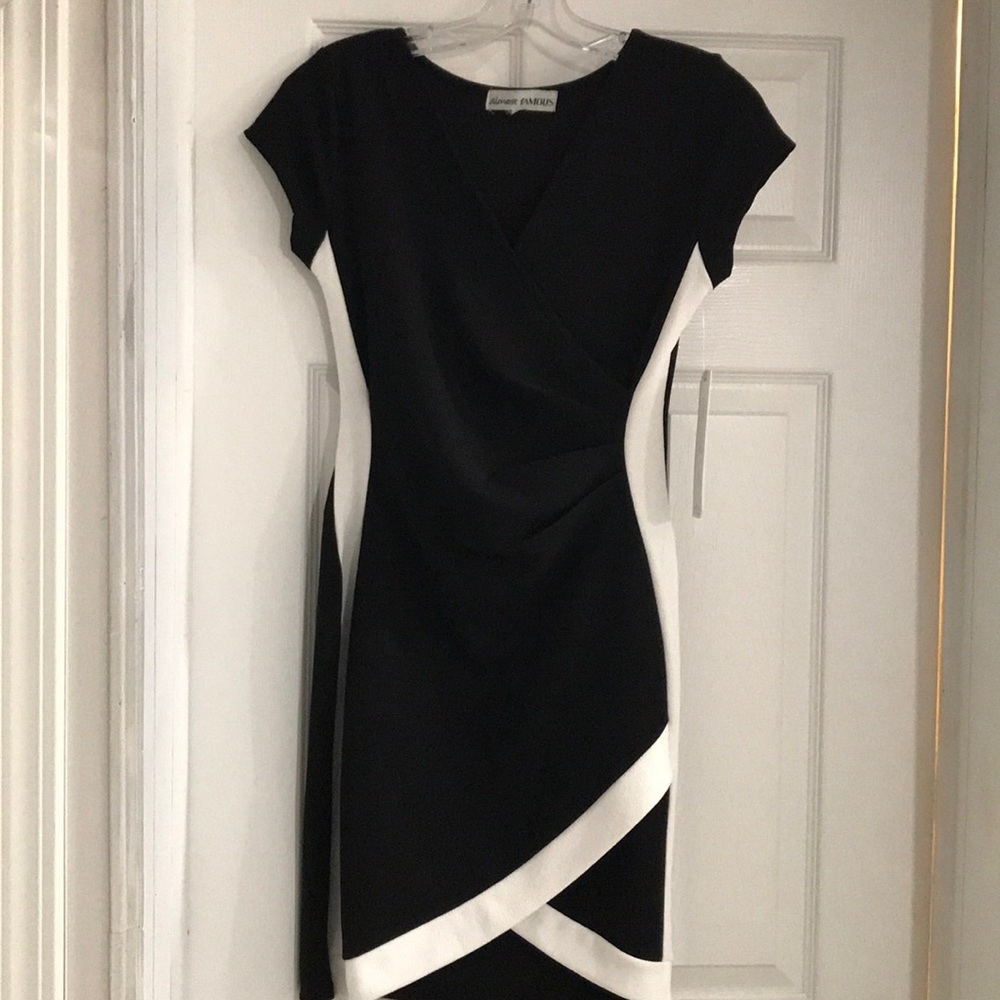 Super flattering Black Dress - Picture 2 of 2